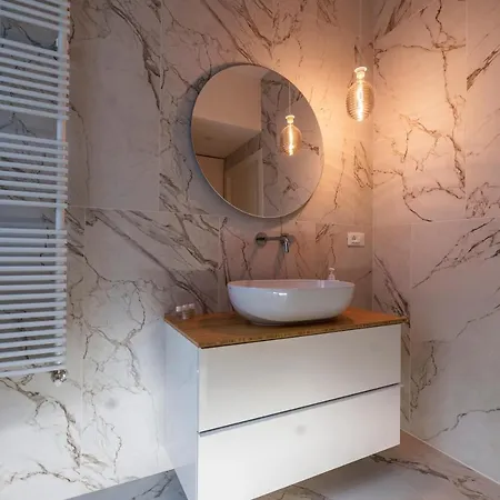 Porta Venezia-trilocale-luxury Con Wifi-neflix アパート *